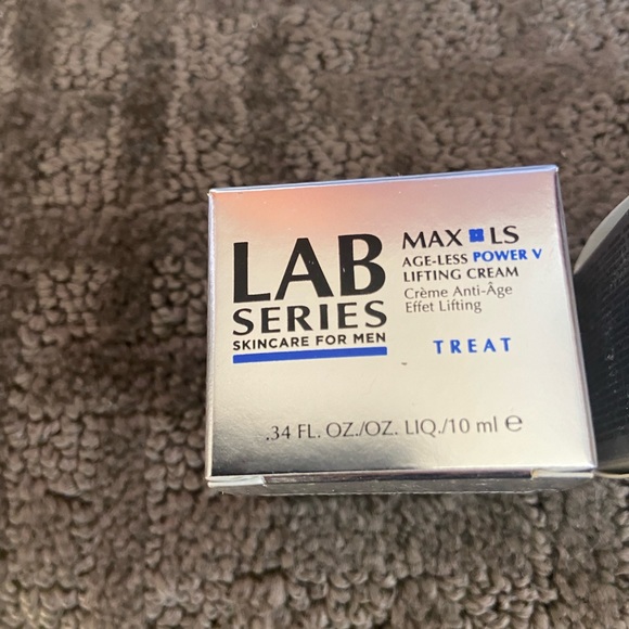 Lab Series cosmetic bag and sample creams - Picture 2 of 3